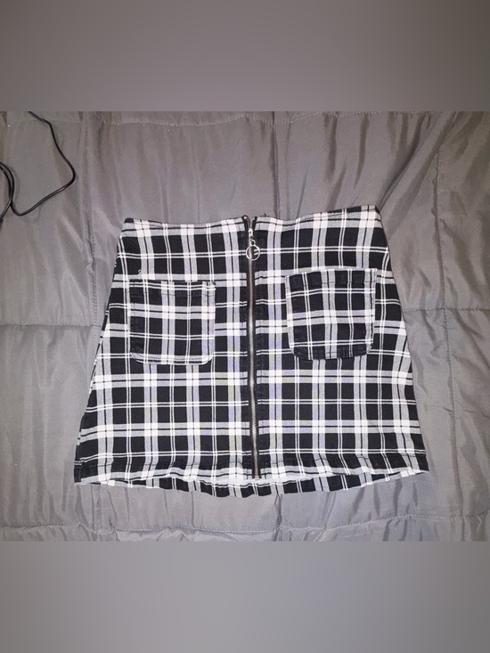 Tgla Dresses & Skirts - TGLA Black & White Plaid Mini Skirt Front Zip Pocket Detail Size Small